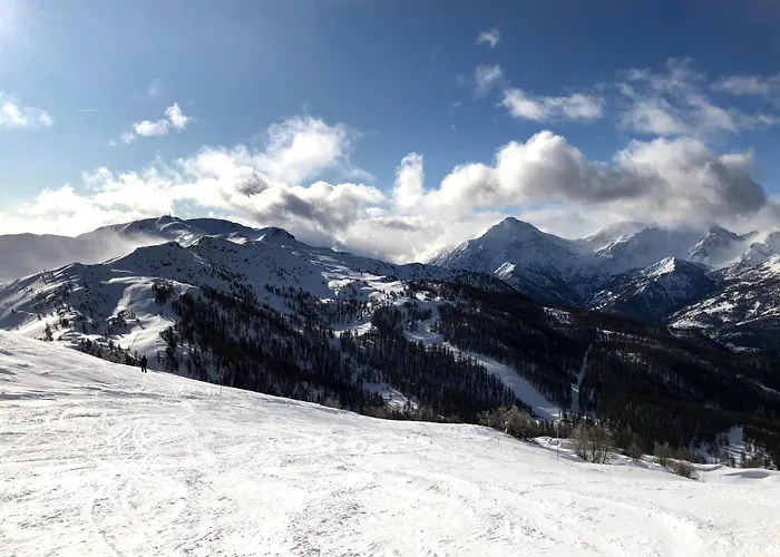 Clotes Modern Apartment, 50M From Slopes - Sleeps 6-8, 2 Bath - Sauzeholiday