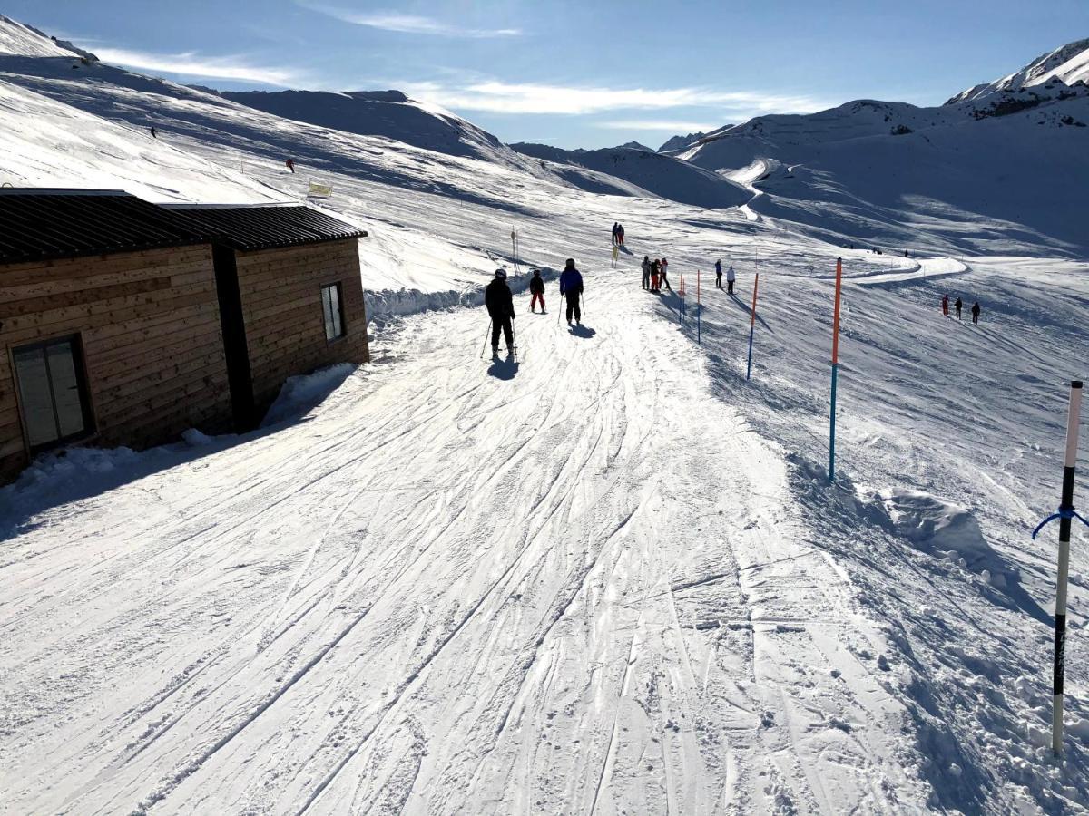 Clotes Modern Apartment, 50m From Slopes - Sleeps 6-8, 2 Bath - Sauzeholiday * Oulx