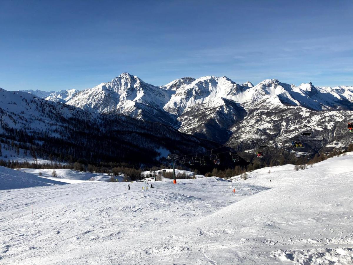 Apartment Clotes Modern Apartment, 50m From Slopes - Sleeps 6-8, 2 Bath - Sauzeholiday *