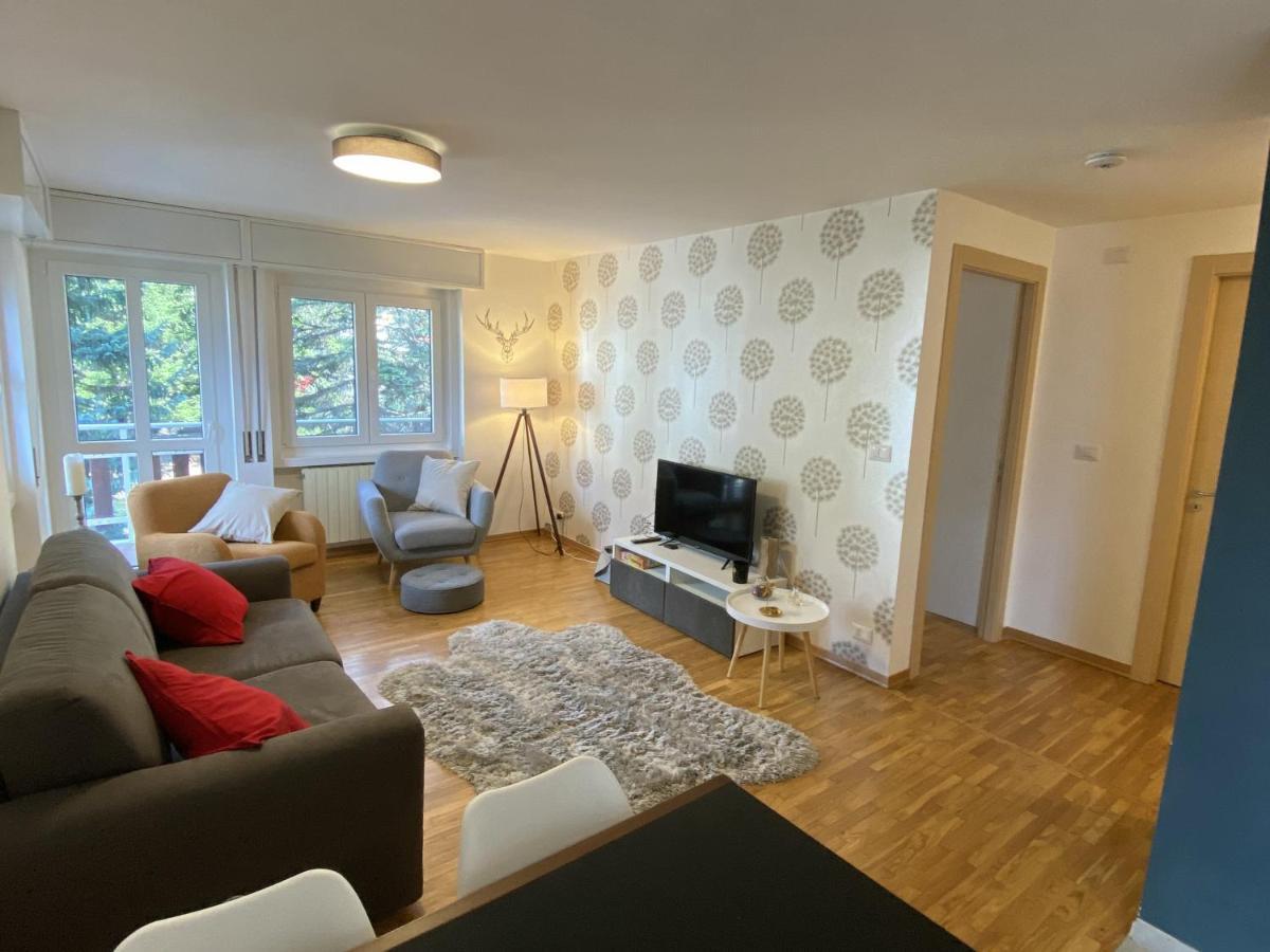 Clotes Modern Apartment, 50m From Slopes - Sleeps 6-8, 2 Bath - Sauzeholiday Apartment *