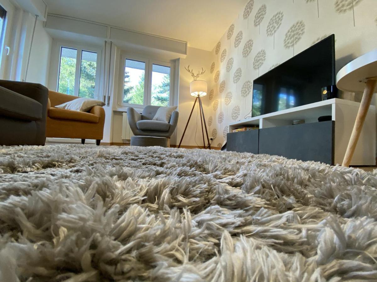 Clotes Modern Apartment, 50m From Slopes - Sleeps 6-8, 2 Bath - Sauzeholiday Sauze D'Oulx