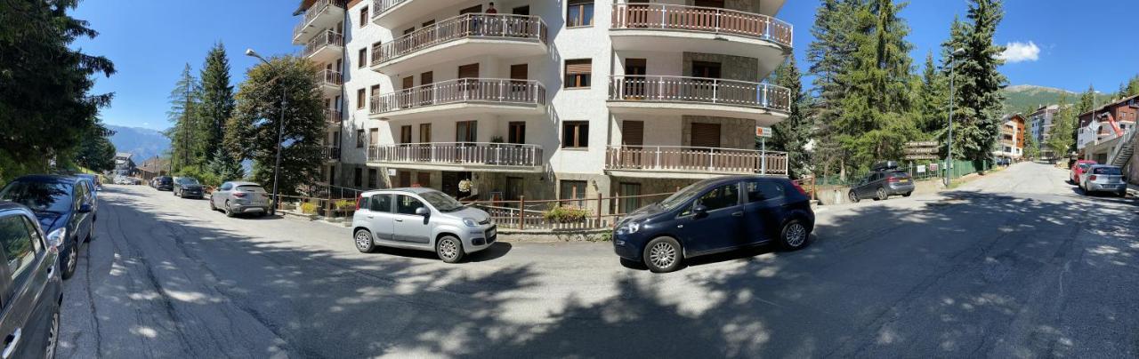 Apartment Clotes Modern Apartment, 50m From Slopes - Sleeps 6-8, 2 Bath - Sauzeholiday Sauze D'Oulx