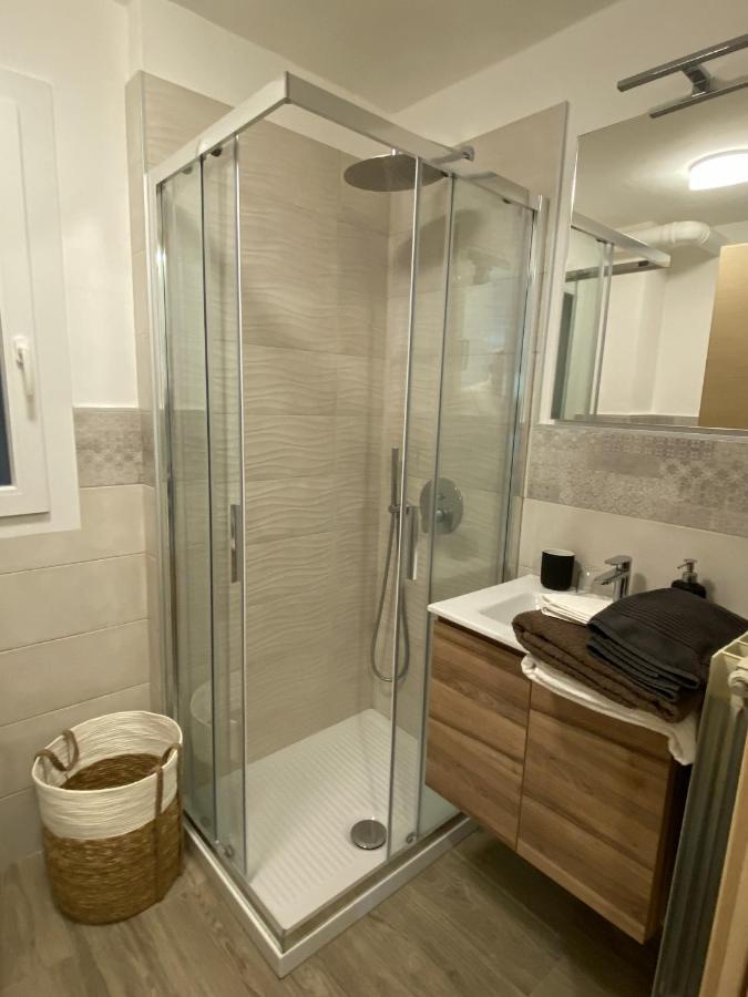 Clotes Modern Apartment, 50m From Slopes - Sleeps 6-8, 2 Bath - Sauzeholiday * Sauze D'Oulx