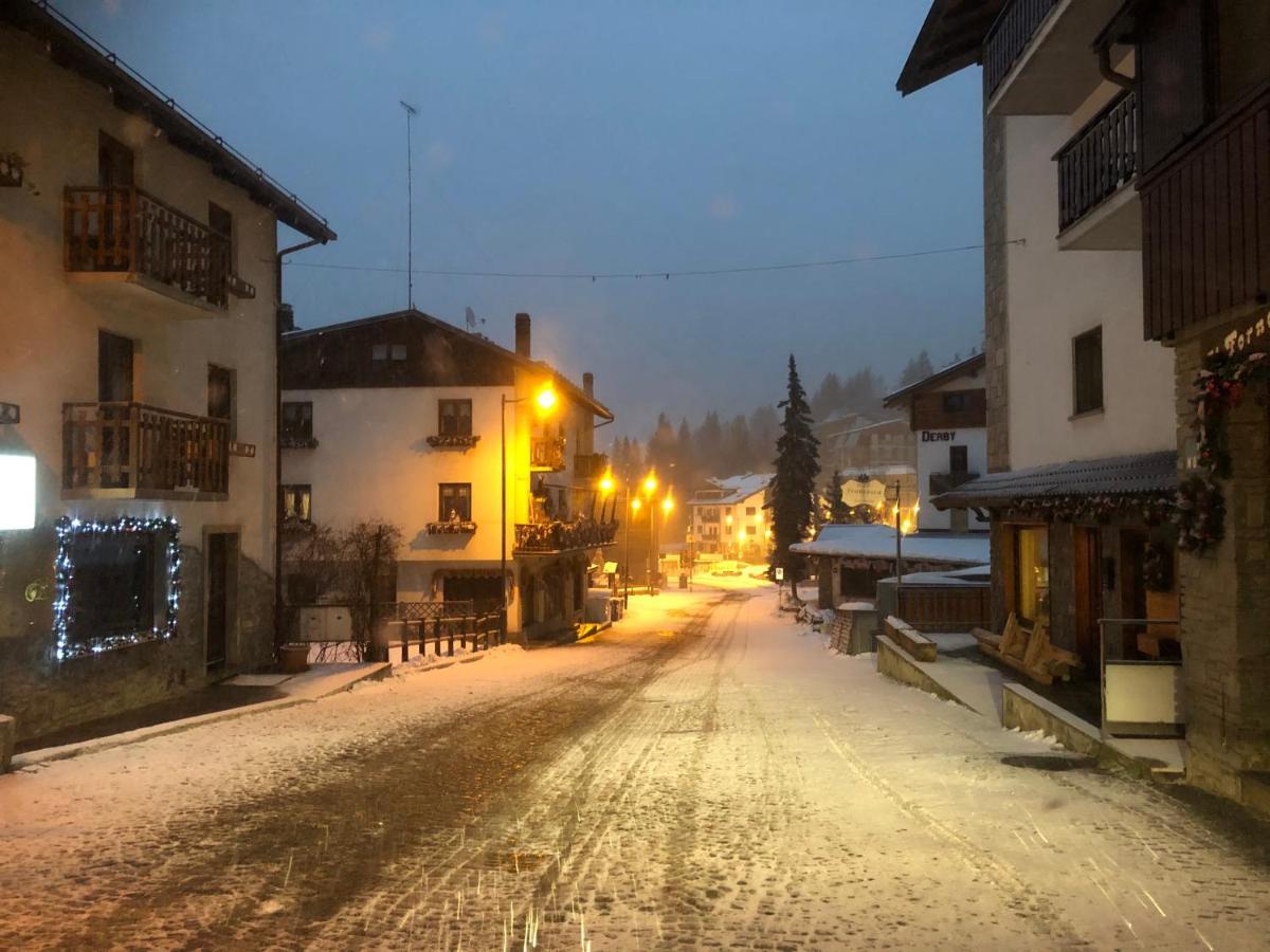 Clotes Modern Apartment, 50m From Slopes - Sleeps 6-8, 2 Bath - Sauzeholiday Apartment Sauze D'Oulx